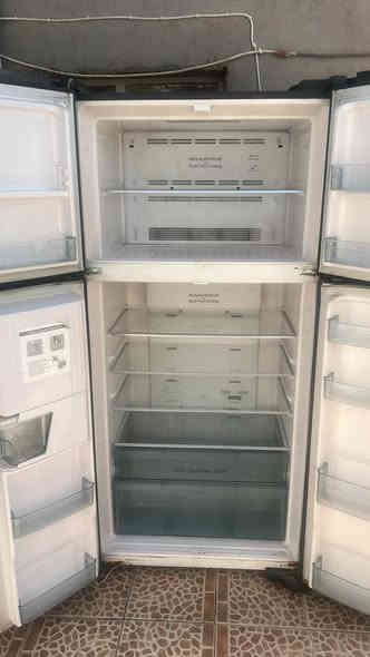 ثلاجة ايتاشي استعمال قليل 
البيع السعر 450 
الحريه دور نواب الضباط 
الستفسار ***********
