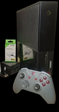 ما مفتوح كامل مع جويستك وبطاريه وحساب بي العاب واشتراك ب120قفل او مراو...