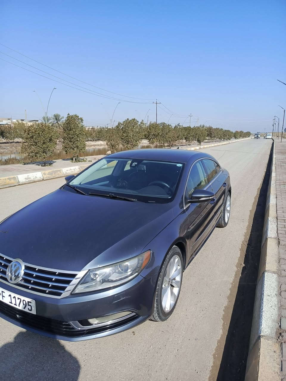 سلام عليكم فولكس فاجن باسات سي سي موديل 13 سياره بدون صبغ بدون ضربه السياره جديده كير مكينه خير من الله 
مكينه 2000 تيربو 
كير 6 نمر 
سياره كهربائيه كله شغاله تبريد تدفئه 
تحكمات استيرن 
شاشه وكامره 
كشنات كهرباء وتدفئه 
تبريد منفصل 
قطعتين تبريد 
اشاير بالمري 
لد ترحيب 
سياره مواصفات معروفه للبيع والمراوس السعر 115 وبيه مجال قليل مكاني ديالى هبهب ***********
