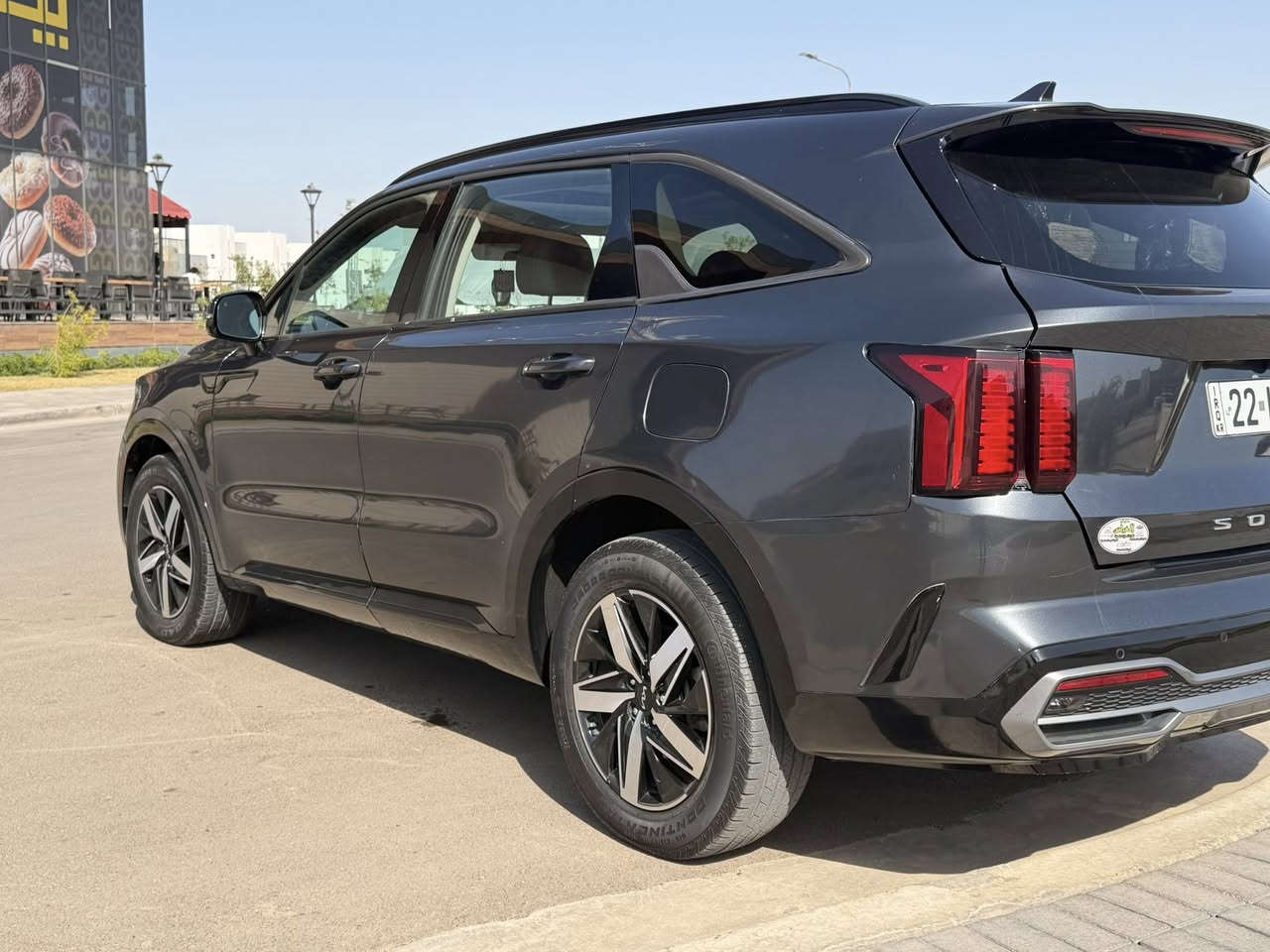 السلام عليكم كيا سورنتو 2022 فول موصفات بونراما كشنات جلد تتدفئه 7 راكب 3 قطع تبريد شاشه كامره حساسات سيار جديده معنى لكلمه ماشيه 33  بجم كبس بدون ايرباك حادثه جامغ خلفي مع باب فقط السعر 235 مجال بسيط بدون اي نقص بغداد العطيفيه ***********
