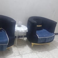تخم متكامل يتكون من قنفات كبيرة ومقاعد مفردة (كما موضح بالصور) مناسب ج...