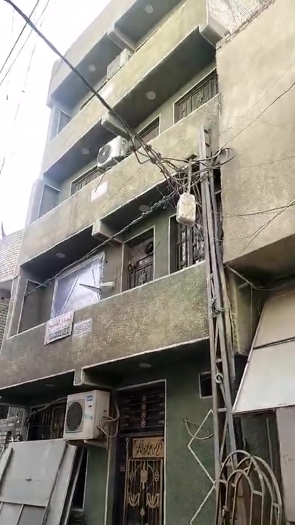 بيت مساحة ١٢٦ متر  أربع طوابق 
قطاع ٥٦  أول بيت بالفرع على شارع الرضوي 

كل طابق خدماته وحده كامل من كل النواحي 

 الاتصال ***********
