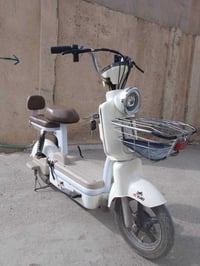 ماطور شحن للبيع  لون كريمي  حجم 14 3نمر 4 بطاريات مثبت سرعة  لايت عالي...