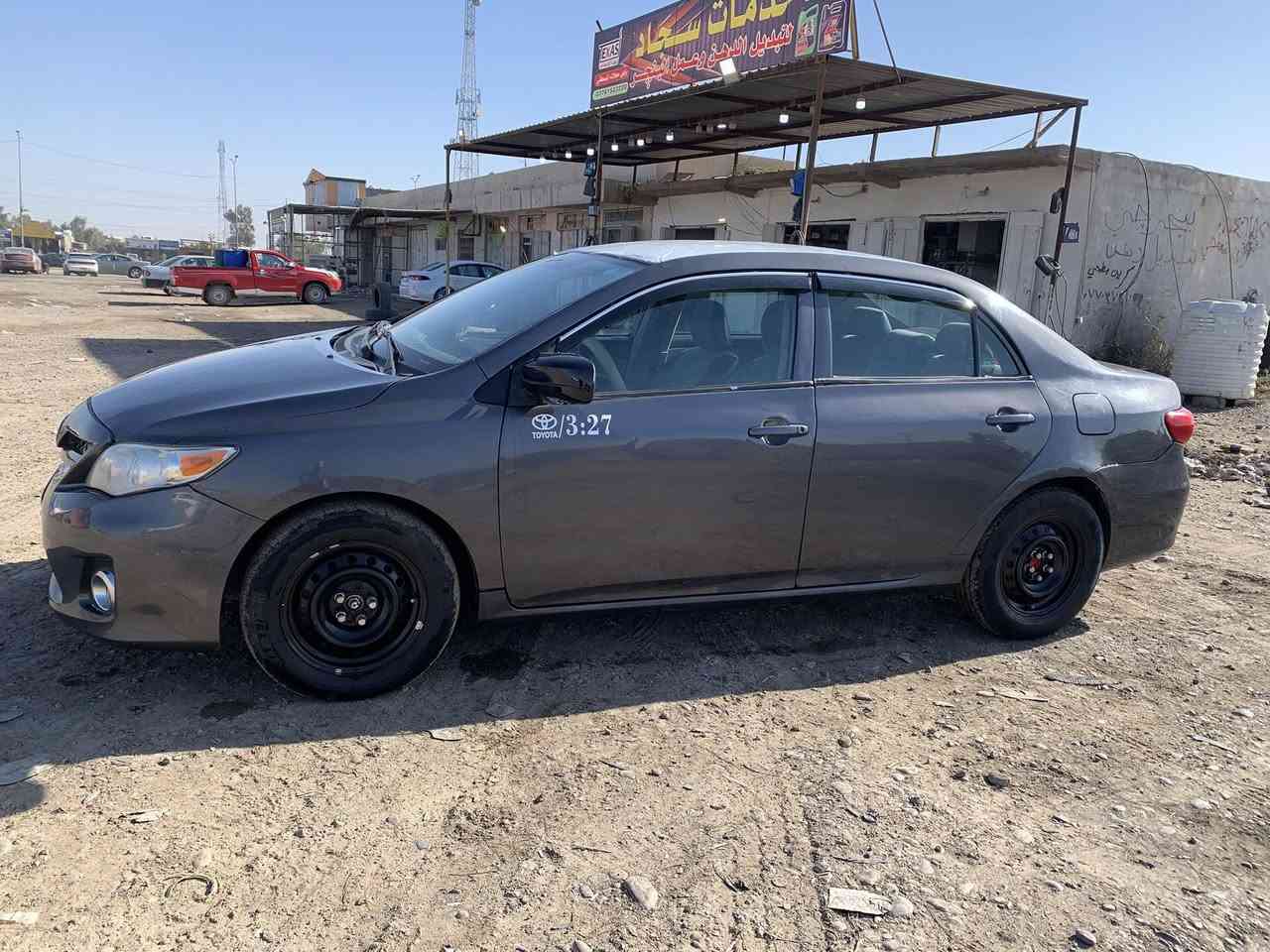 سلام عليكم كورلا 2012 مرتجيه عل جهت السايق القماره كلها معجون والتكم معجون وجامل الي وره السايق بي معجون السياره مصبوغه عام رقم أنبار تحويل ثاني يوم مكينه جديده كير جديد تعال شوف وافحص تخم تاير السياره بعد احلا من الصور …..والموشراي لايعلق ،،،،،سعرها 83وبيها مجال ***********
