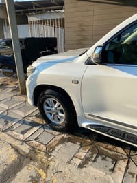 لاندكروزر 2011 ستينية اصل محرك 8 سلندر 4700 ع وضع الشركة ماشيه 203 الف...