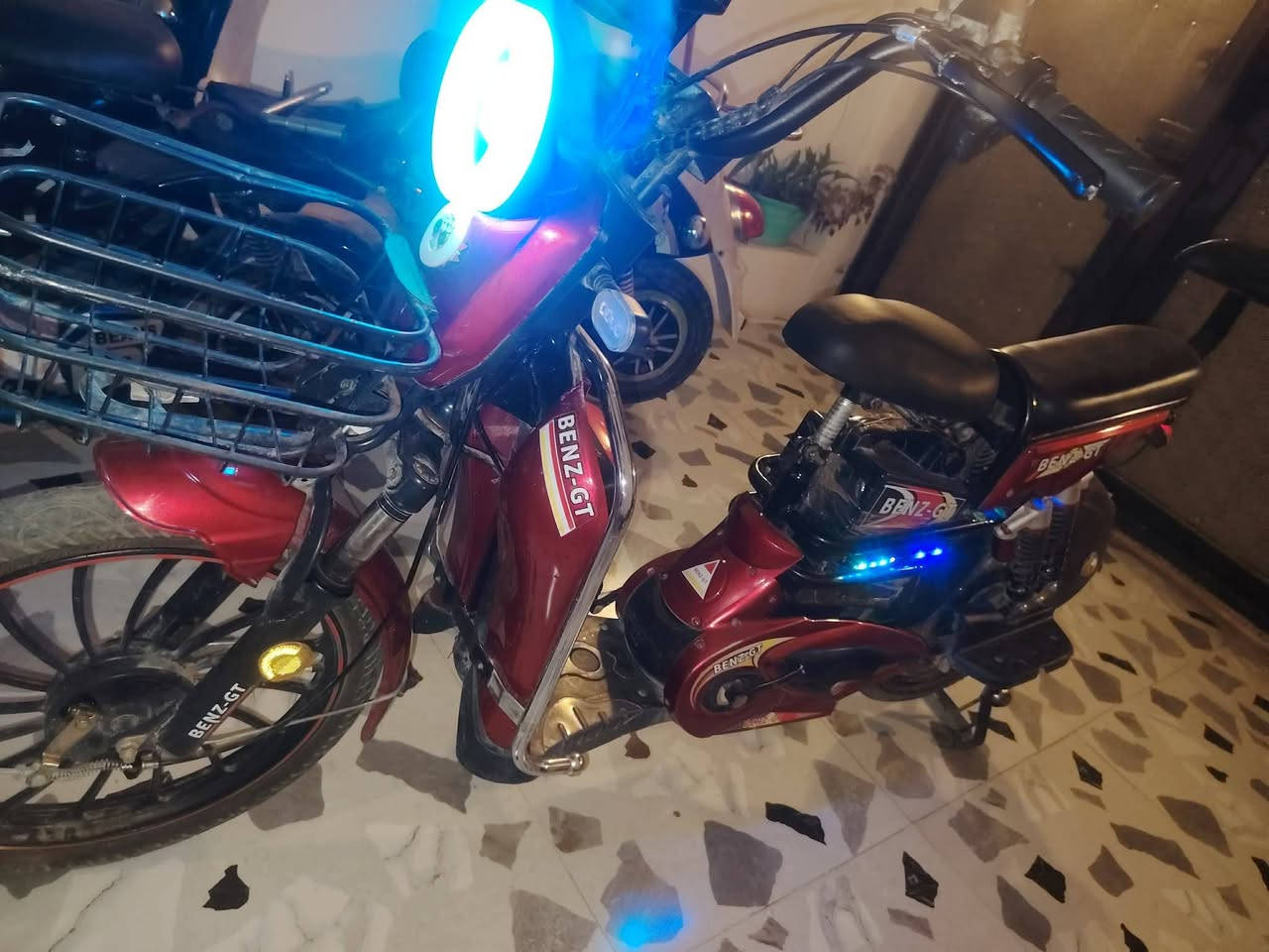 السلام عليكم دراجه شحن لل بيع نضافه فول بطاريات فول شرط سعر 280  وبي مجال

***********

 مكاني كركوك حي عدن بيع مستعجل
