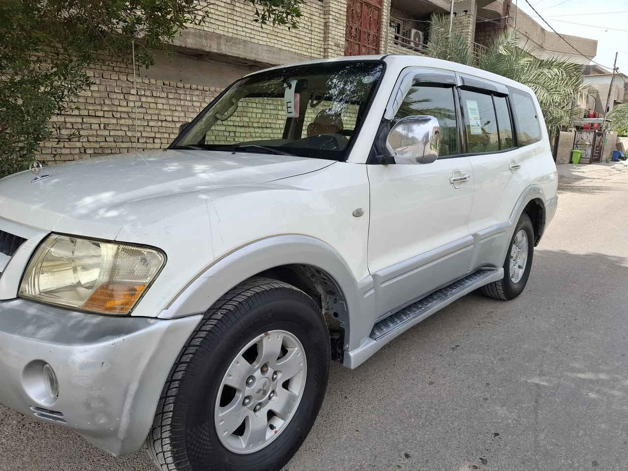 سلام عليكم
ميتسوبيشي باجيرو ٢٠٠٦
السياره خليجي
 السياره بيه صبغ نص الباب مال السايق وباب الجنطه
رقم اربيل باسمي تحويل ثاني يوم 
سبعه راكب 
تبريد تلث قطع 
كير مكينه مكفولات 
مكينه 3500
ماشية 227الف 
السياره جديده جدا كير مكينه تبريد حداديه تخم تاير كله جاهزه مكان السياره بغداد 
السعر85ورقة وبيه مجال بسيط
رقم الهاتف ***********
