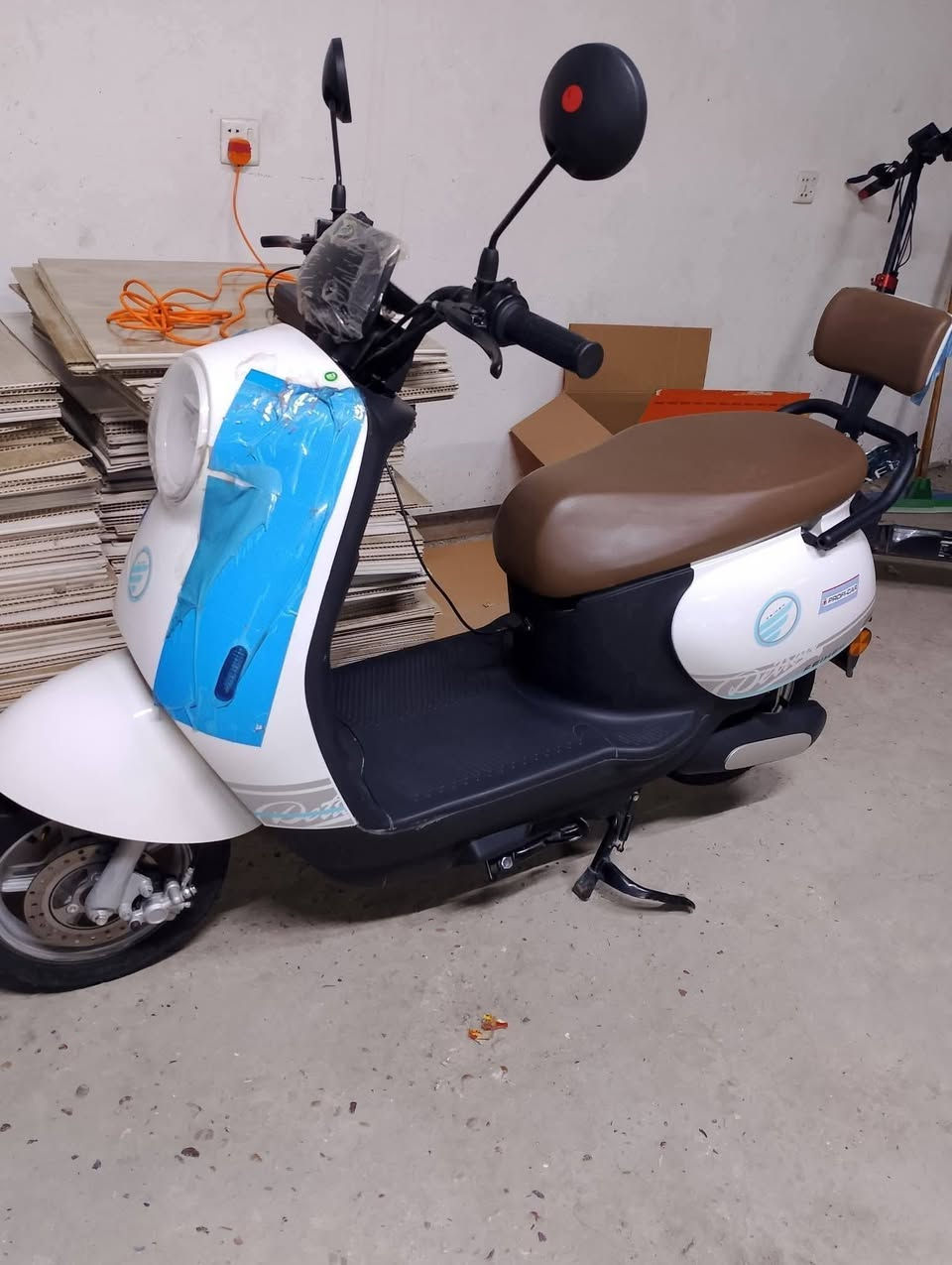 سلام عليكم دراجه شحن شكل عبد الحليم عدد البطاريات 5 عدد سويجات 2 بصمه عدد1 3سرع دراجه بعدهه جديدة كهربائيات كلهه شغاله السعر450 وبيهه مجال قليل المكان بغداد حي القاهره قرب نادي طلبه للتصال ***********
