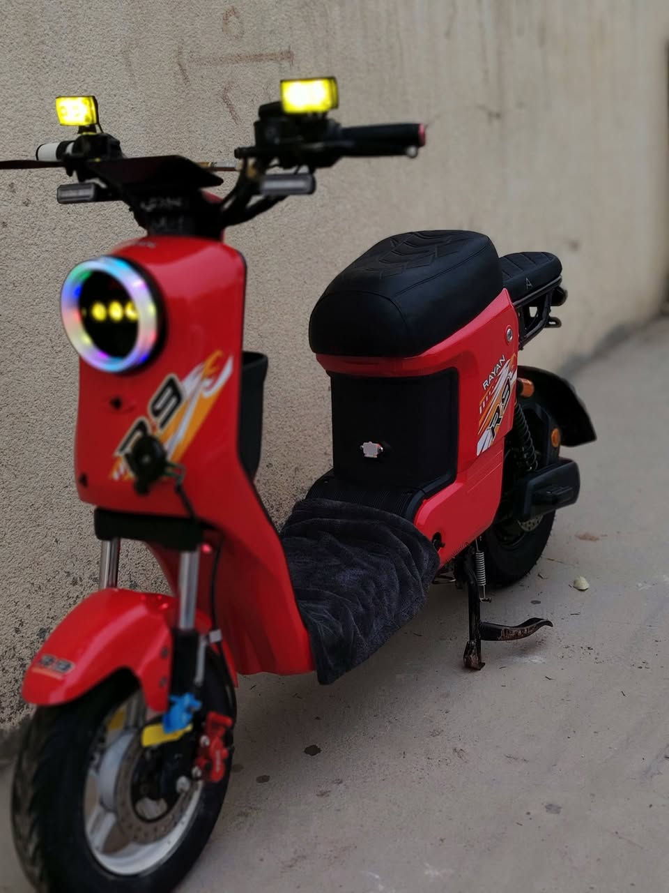 يا الله سلام وعليكم دراجه نوع ار ٩ ريان دراجه جديده صار ٦
ايام من اخذته شخط مابيه بطاريات كبار ٣٢ امبير دراجه تمشيك بالشحنه الوحده ٦٠ كيلو سرعته الحقيقيه ٦٠ دراجه
نضيفه ١٠٠/١٠٠ كهربائيات كله شغال بصمتين وسويج 
السعر: 375  وبيه مجال حك الجيه للتواصل: ***********
مستعجل على بيعته مكاني ديالى بعقوبه
