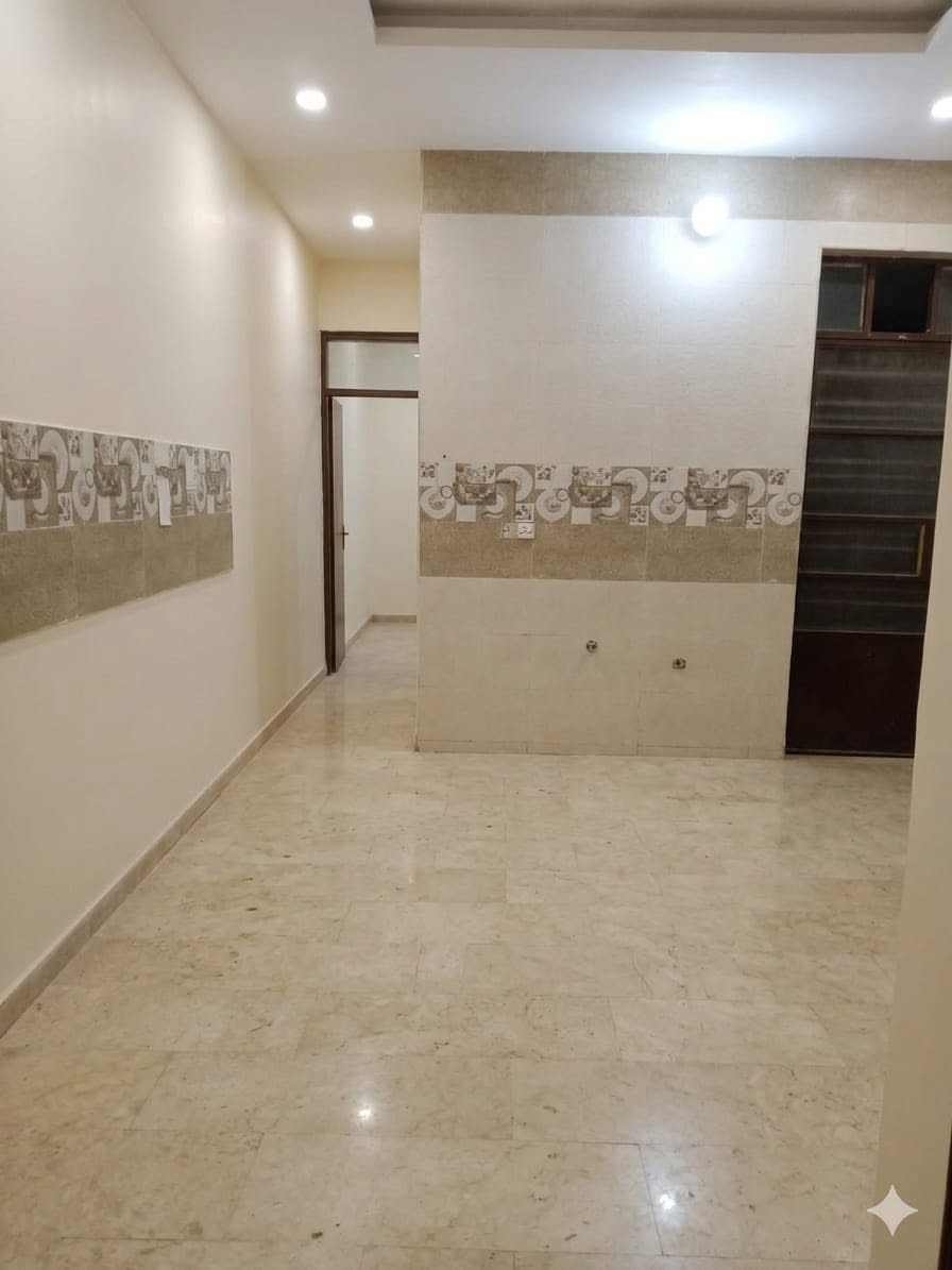 🏡✨ فرصة مميزة لامتلاك دار سكنية في موقع حيوي ✨🏡

📍 الشعب – حي التجار
مقابل جامعة الإمام الكاظم (ع)

🔹 الواجهة: 4.5 متر
🔹 النزال: 20 متر
🔹 بناء حديث ومشطب
🔹 يحتوي على 3 غرف نوم
🔹 موقع مميز وقريب من الخدمات الرئيسية

📞 للاستفسار والمعاينة:

👤 المحامي برع المحمداوي
***********

👤 مهدي المحمداوي
***********

🏢 مكتب السند للعقار
