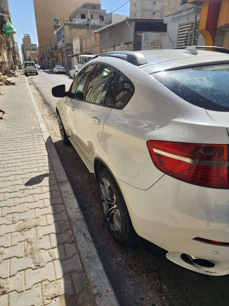 السلام عليكم 
BMW x6 2008 n54 
السياره عليها ادامه كامله باتري تاير جميع الزيوت نوزل بلك الخ ..
بلاديه ماكو جطل بدون مسج كل شيء يعمل بالسياره 
خليجيه بدون حادث 
بأسمي رقم شمالي 
معروفه المواصفات الخليجيه 
*********** متاح واتساب ايضا
