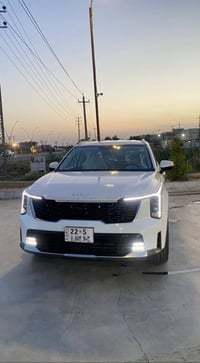 سورنتو ٢٠٢٤ خليجي ٤ سلندر ماشيه ٥٠ الف قابل للزياده بصمة تشغيل وابواب ...