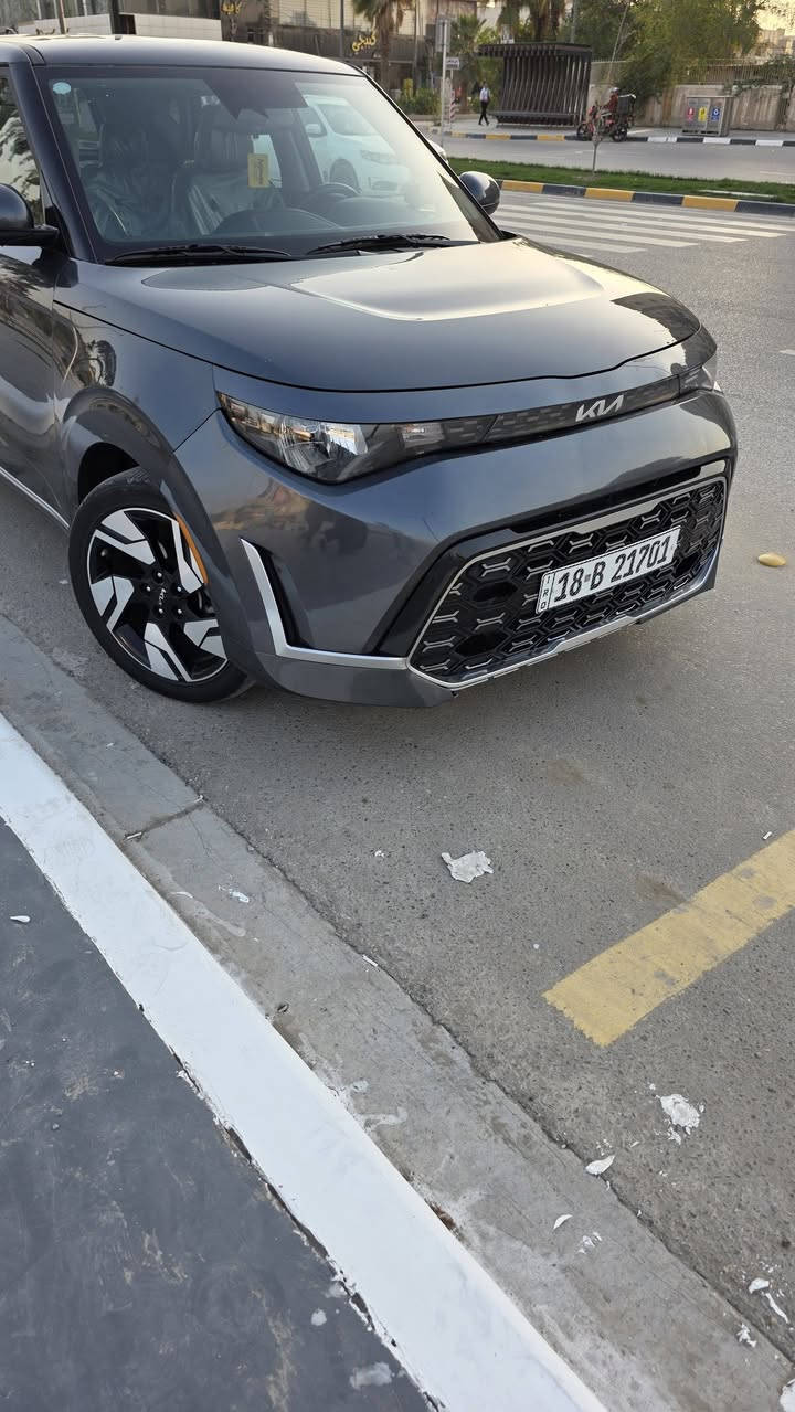 صول 23 gt line
فوول 
حادثها شباك فقط بدون دواخل بدون ايرباك 
مكاني الحله 
*********** وتساب او اتصال
