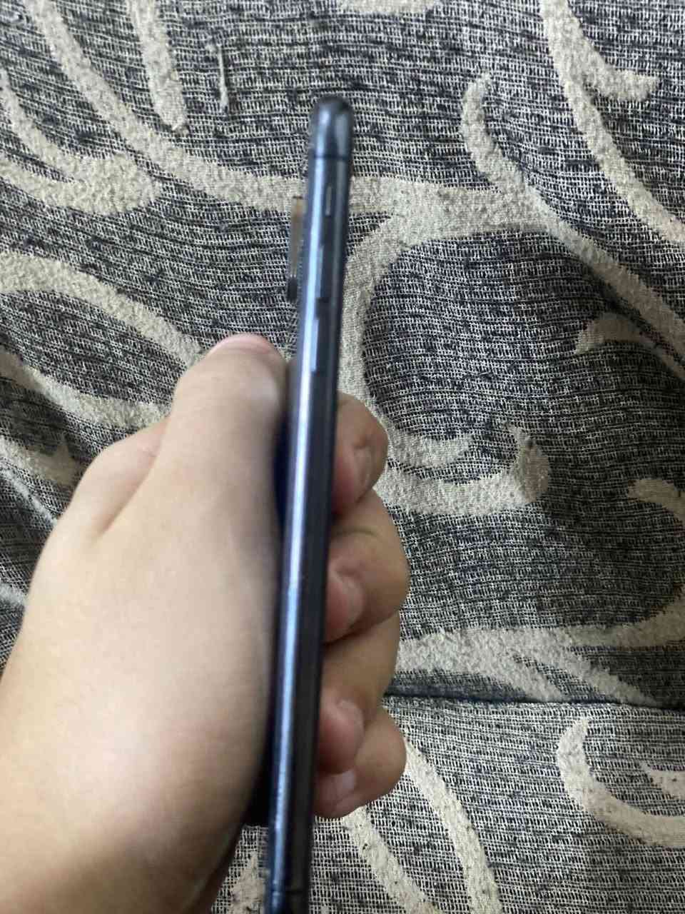 ايفون اكس ماكس تليفون جدا نضيف ذاكره 255 بطاريه 81 تليفون بلاد فقط مبدل شاشه وفيس ايدي يحتاج تحديث باقي مكفول نموذج M سعر 170 وبي مجال حك جيه مكان بغداد لكرخ شراي خاص رقم ***********
