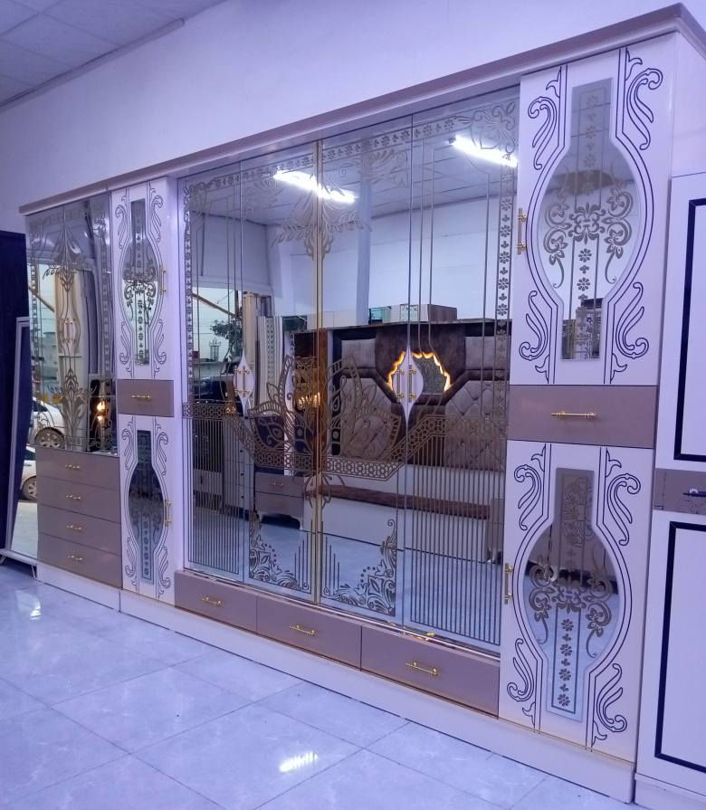 محلات الاصدقاء موصل حي البكر قرب شارع الاطباء لبيع وشراء الغرف النوم التركي المستخدم والجديد لدينا غرفه نوم تركي نظافه 100% مستعمل كلش قليل صبغ حراري طول الكنتور 4 امتار سعر الغرفه 1,350 ويا شده ونقله كامل  ***********
