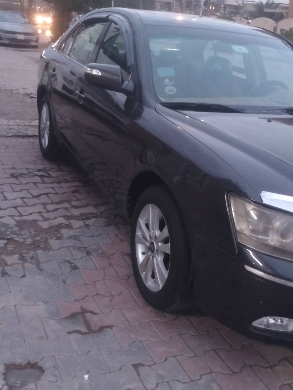 سلام عليكم سوناته موديل 9محرك 6سلندر 3300 رقم بغداد نكليزي بسمي تحويل ثاني يوم بيهة بنيد وجاملغ لمامي مصبوغة عام بدون دواخل ليبل واحد صدر جديد تخم تاير جديد ***********
