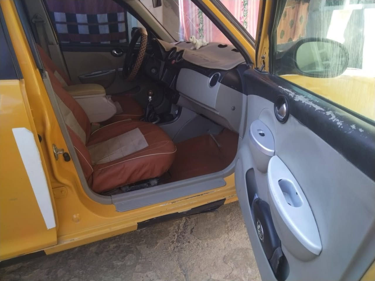 سلام عليكم سياره ليفان 320البيع موديل 2012طخم جديد محرك كير شرط كابون بانزين بيها رقم هاتف ***********مكان موصل برطله
