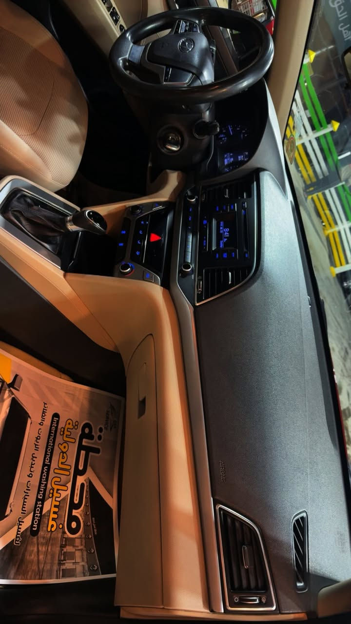 السلام عليكم النترا 2016 للبيع خليجيه بيها فقط بارد بلصندوق بس مابيها اي مواصفات بس مرايه شفط ماشيه 168 الف محرك وكير مكفولات الكشنات وداخل السياره بعده مال شركه استخدام نضيف جداً ولسياره على ايد وحده مبدل صدر كامل وفيت بم عبوه كامله مبدله قبل 4 ايام اصلي السعر 125 ورقه وبيها مجال بسيط  طبعن رقم بغداد وشرط التحويل مباشرتاً مكاني بغدغد زيونه ***********
***********
