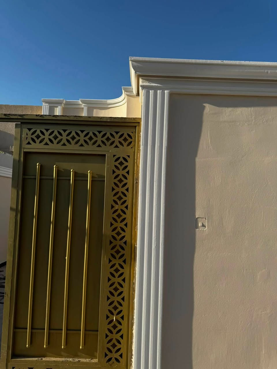 كادر داخل البصرة للديكورات والأصباغ الداخليه والخارجية للتواصل ***********
