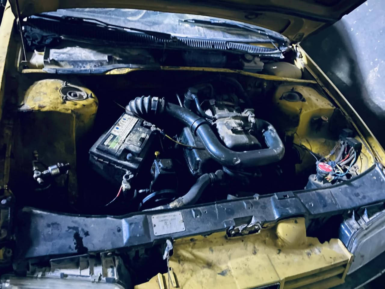 سلام عليكم خوان عندي هاي سيارة بيجو للبيع السياره تعبانه تشتغل بس اتكطع اترتر شواصي طاكه سنويه ب23 استنساخ رقم نجف راعي ما اندل ابيع كوم حديد الي يجيني لا يكلي شبيهة ما بيهة يعني ابيعهة تفصيخ كوم حديد السياره هل موجود تاخذهة من الباب اتعهدلك عن السرقه سعر 900 مكاني بغداد حي اور
***********
