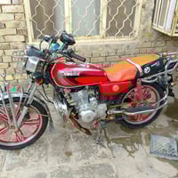 دراجه سيفان 5كير مفتوحه بس بستم سعر 50050 وبيها مجال ديوانيه 077425316...