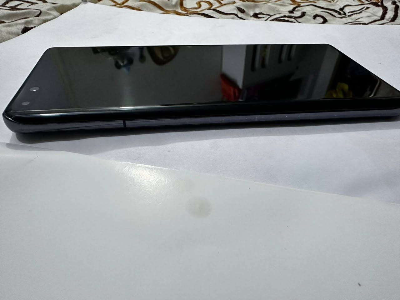 هواوي p40 proلون اسود جهاز نضيف   ٩٥% غراضة كاملة سماعات كارتون شاحنه اصلية مال  شركة ويا كفرات ٤ سعرة 280  وبي مجال بسيط عنواني بغداد البلديات ***********
