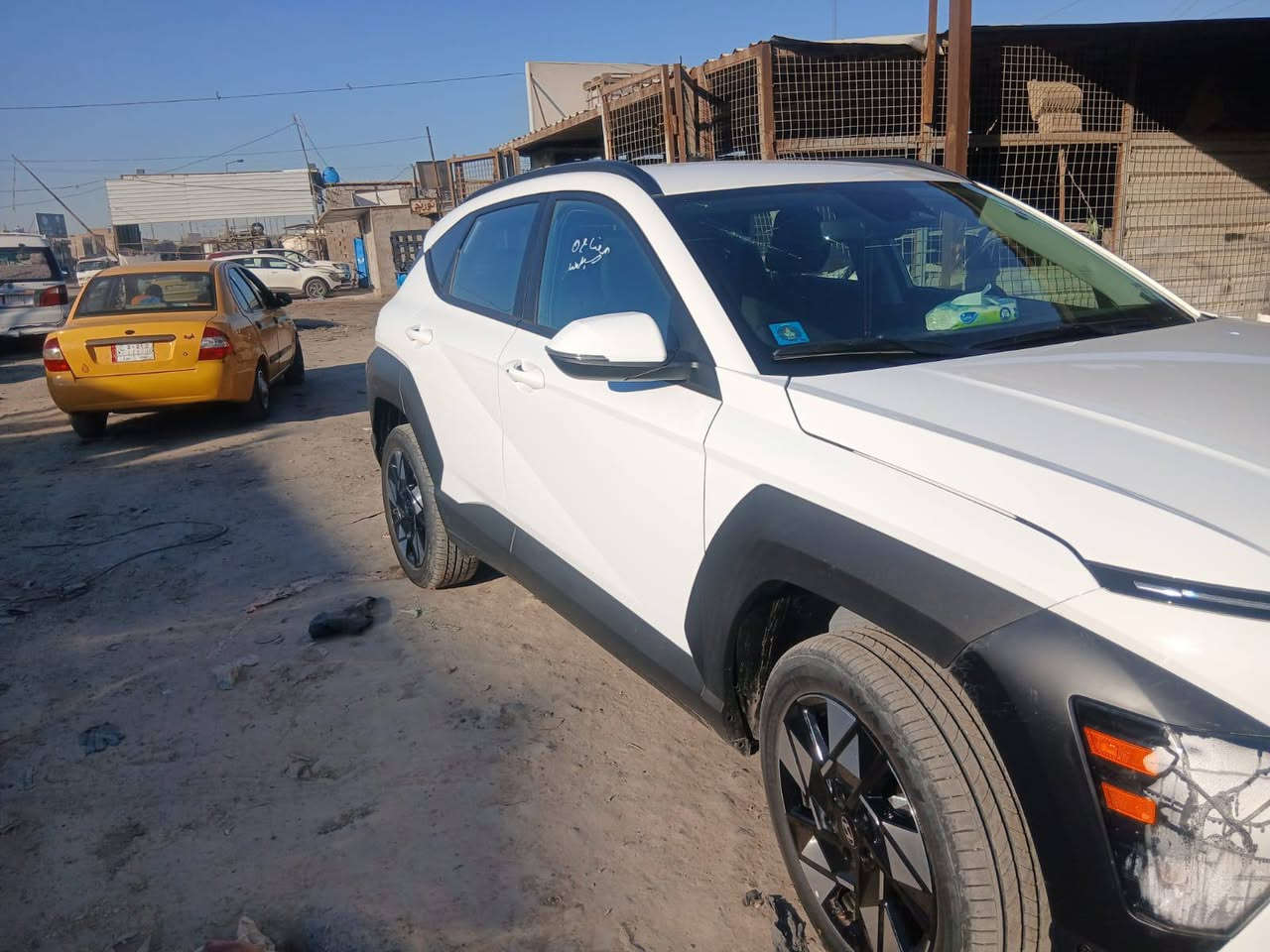 السلام عليكم 
للبيع هونداي كونا موديل 25 وارد امريكي فول مواصفات ماعدا الفتحة.
ترقيم جديد بغداد الدولي باسمي تحويل مباشر .
((حادثها يوجد طختين بسيطات بالبونيد وبالباب مال السائق تكحيلات ورشه صبغ بسيط بداية التكمة ع كد شبر فقط)) 
مواصفاته :
بصمة تشغيل وبصمة فتح أبواب وتشغيل عن بعد.
محرك ((2000)) دوش المرغوب ماشيا شي قليل ((5000)) مايل اخت الزيرو .
رادارت أمامي وخلفي وجانبي.
شاشة تاب كبيرة متصلة تدعم كار بلي.
كيجات ديجيتال.
تبريد قطعتين.
كرسي كهرباء كشن مخمل .
ويلكب كروم 4*4 فور ويل. 
سايد بريك بصمة.
تبريد بيانو .
فول تحكم استيرن.
لد أمامي وخلفي .
لايتات مالتهة البلادية زنون.
وباقي المواصفات معروفة.
((السيارة نظيفة وجديدة بمعنى الكلمة ومكفولة من كلشي ماعدا حادثها شرط ع الفحص وين ميعجبك تفحص)).
مكان السيارة بغداد الدورة السعر ب ((178)) وبيه مجال بسيط.
للاستفسار الاتصال على الرقم التالي 
*********** راسلني إدزلك صور الحادث عن واتساب بغداد, العراق
