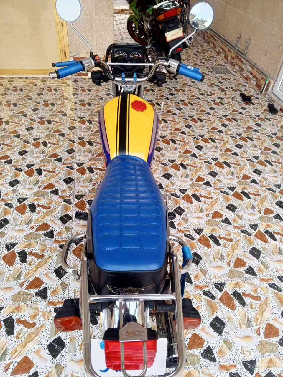 يا الله دراجه تايكر 4 كير موديل 2022مكمرك ومسحوب واجهيه دراجة مال جناي ربع ماتحط  عليه السعر 650وبي مجال للشراي ولمو شراي لا يعلق ويكسر بحلال العالم مكاني الرمادي هذه رقمي للتواصل ***********متواجد عل خاص
