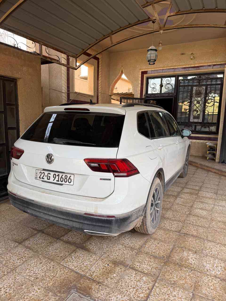 فوكس واكن تيكوان
موديل  ٢٠٢١  وبسمي
 موصفات  se
 ماشيا ٩٩ ك  
ضررها بابين  جنب السائق  وخلف السائق ضرر خفيف   
لاستفسار 
***********

