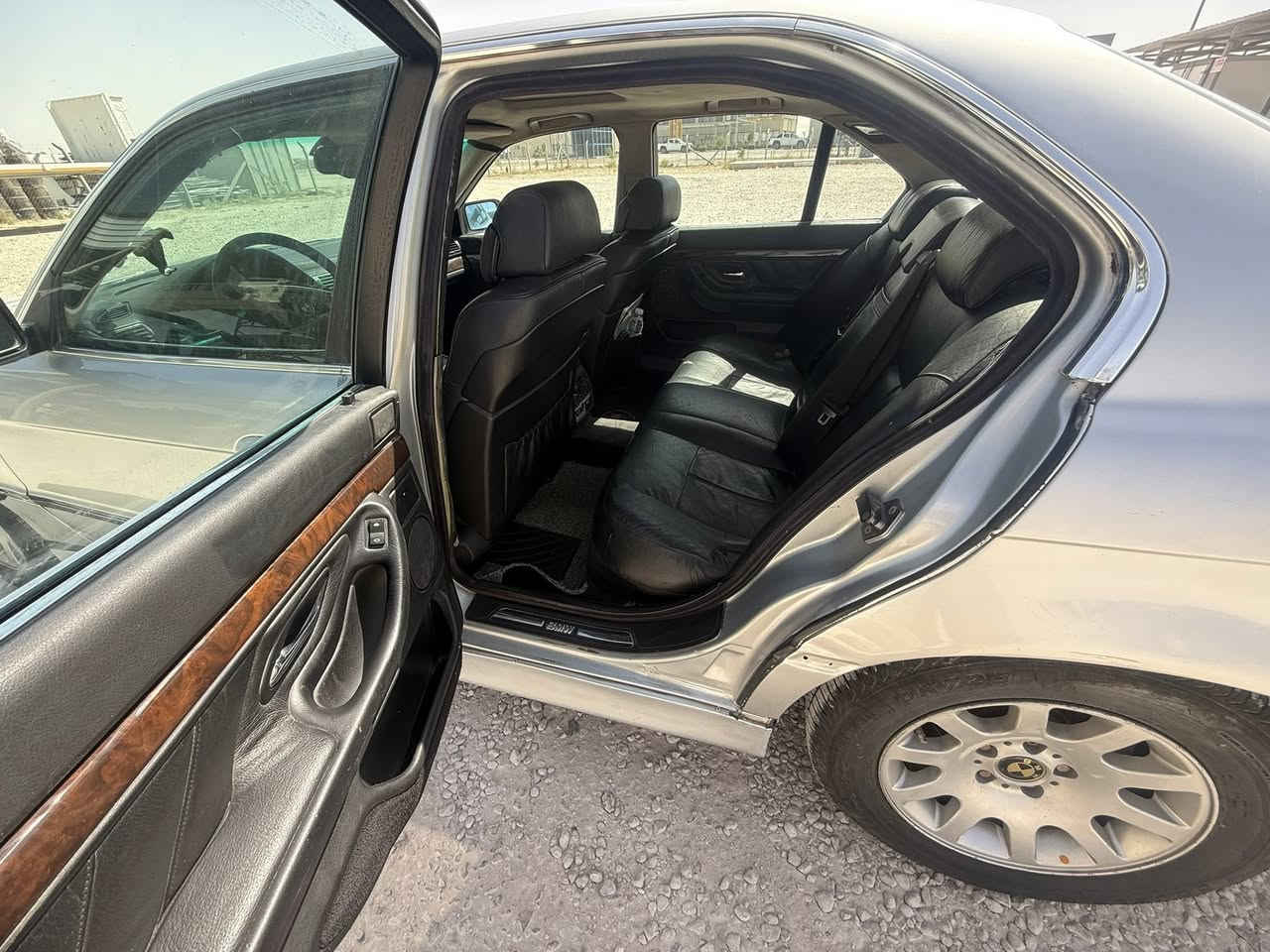 سلام عليكم كاسحه للبيع بسمي بغداد مشروع وطني صار سبوع من شديت مكينه وكير حاويه سياره خير وبركه السعر 70 بيهة مجال حجم 730 مكاني بغداد المدائن 
***********
