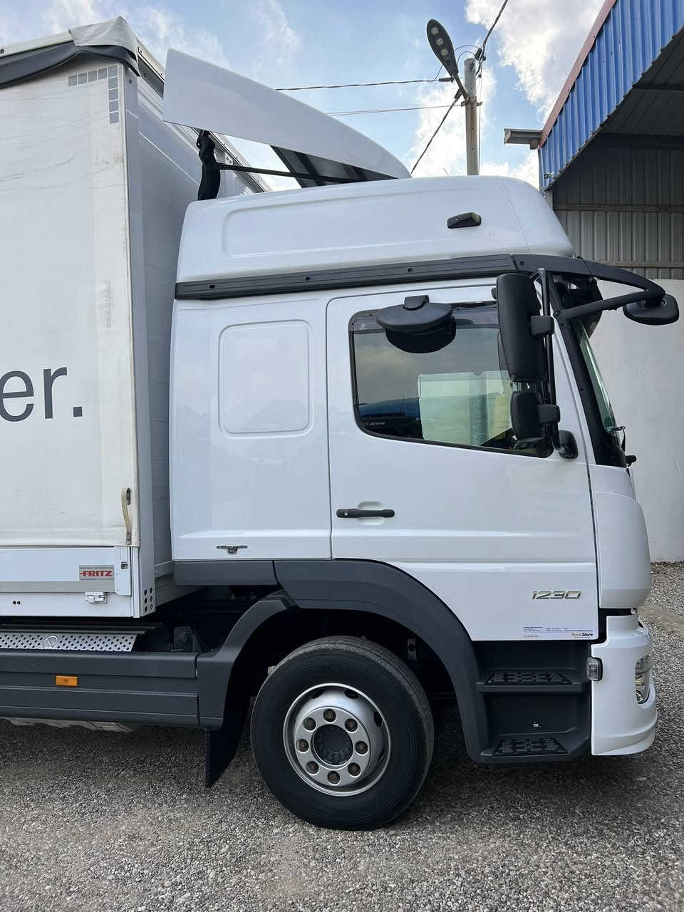 مارسيدس اتيگو 1230 موديل 2017 فول مواسفات طول بودى 725مترعنوان اربيل قوشته په طريق كركوك موبايل ***********/***********/اسيا ***********
