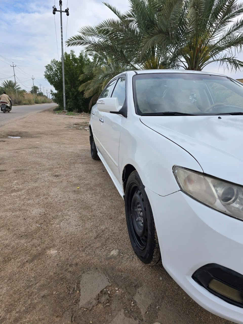 ﷽
السلام عليكم شباب
الأسم / كيا اوبتما
الون / ابيض غير محدد
موديل / 2009 
حجم المحرك / 2000. دوش
كير / اوتوماتيك +عادي
السعر / 90وبيه مجال قليل
مواصفات 
 تحكم استيرن جهتين  
تخم تاير جديد 
 دوشمه جديده
 مري ام الشاره
سياره احله من الصور 
السياره بيه قطع صبغ ابيع حزام وتبديل الجاملغ فقط
كير مكينه قبل سبوع شادهن وبيهن وصل ضمان
سنويه بسمي  
بيع فقط 
الاستفسار ***********
مكان ذي قار الناصريه مركز
