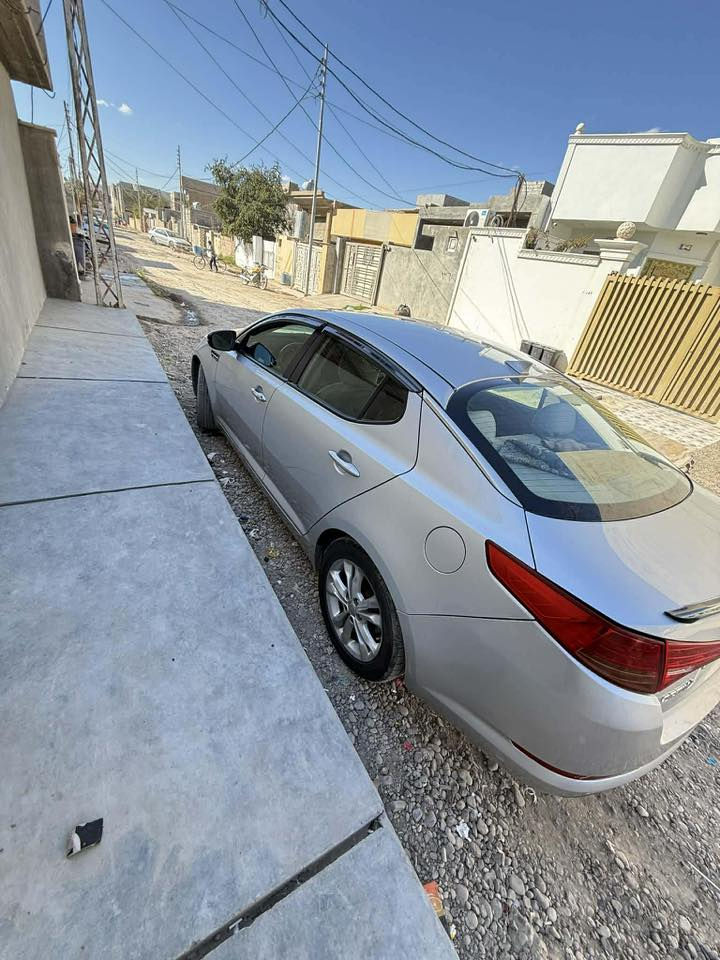 كيا اوبتما موديل ٢٠١٢ امريكي محرك ٢٤٠٠ نظيفة جداً حادثها بسيط جداً ب١٢٠$ للاستفسار الاتصال على ***********
