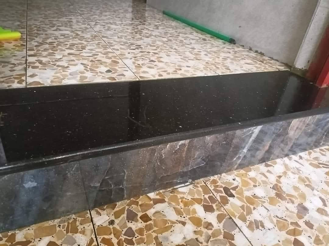 سلام عليكم كادر سيراميك ارضيات مرمر كوبنات بايات شغلنا فقط داخل الموصل 
*********** 
***********
