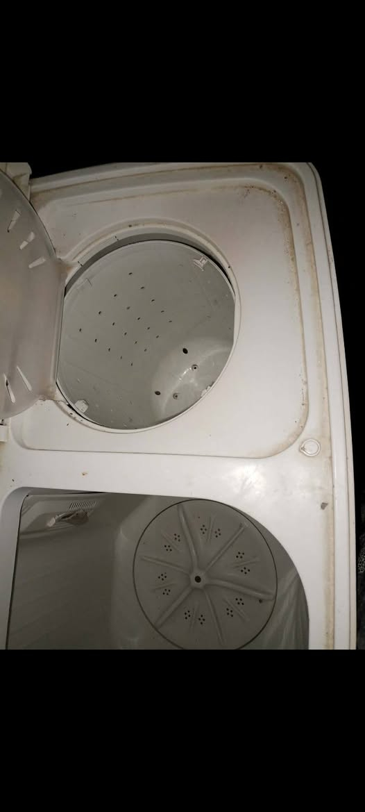 غساله للبيع مستعمله بسعر مناسب بس المنشف عطلان وعطله بسيط سعره ب٥٠ مكاني بلشاخه قريب المظخات للتواصل ***********
