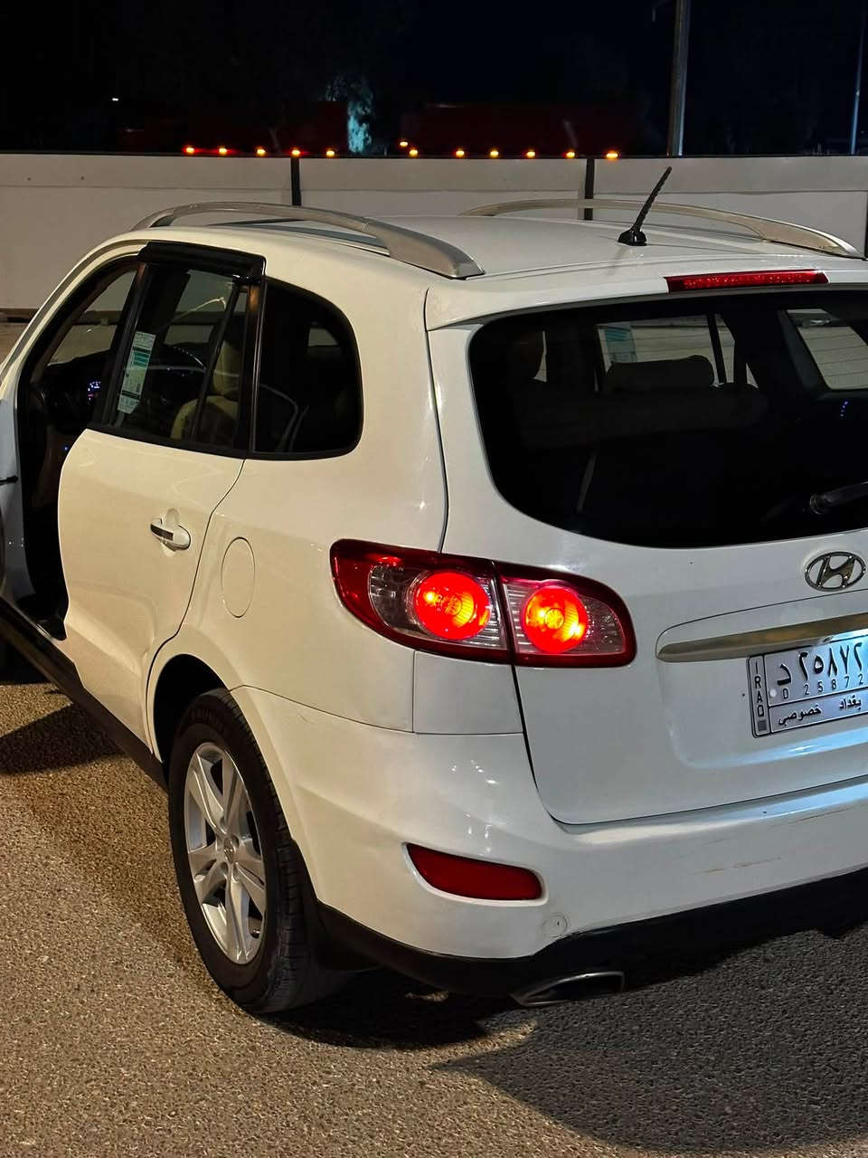 السلام عليكم
سنتافي 2011

تبديل باب السائق مع بعض

التكحيلات

المواصفات :

دفع رباعي4WD

بصمة

مكان شحن البصمة

ثلاجه داخليه 

حاملات اكواب خلفيه وسطيه

كشن كهرباء

دخول ذكي

مري شفط

فتحة سقف

شاشه

كشنات جلد

V6 3.5L محرك

السعر145 وبيها مجال 

المكان

النجف الاشرف

للتواصل:***********
