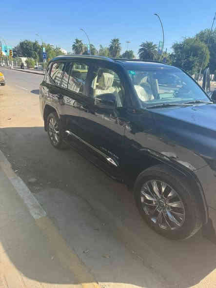 السلام عليكم لاندكروز  موديل 22 ساز اصلي ام ضمان ام التطبيق ماشي 62 مكفوله كفاله عامهمغلف بيبي اف ضمان 10سنوات تخم تاير دلول اصلي اقل الشهر من شديته  السياره جديده بمعنه الكلمه عنوان السياره السعر 64الف دولار يعني 640ورقه وبيها مجال للطيبين رقم السياره بغداد بسمي  بغداد حي القاهره  اني مكلف بل نشر *********** لاتصال بصاحب السياره
