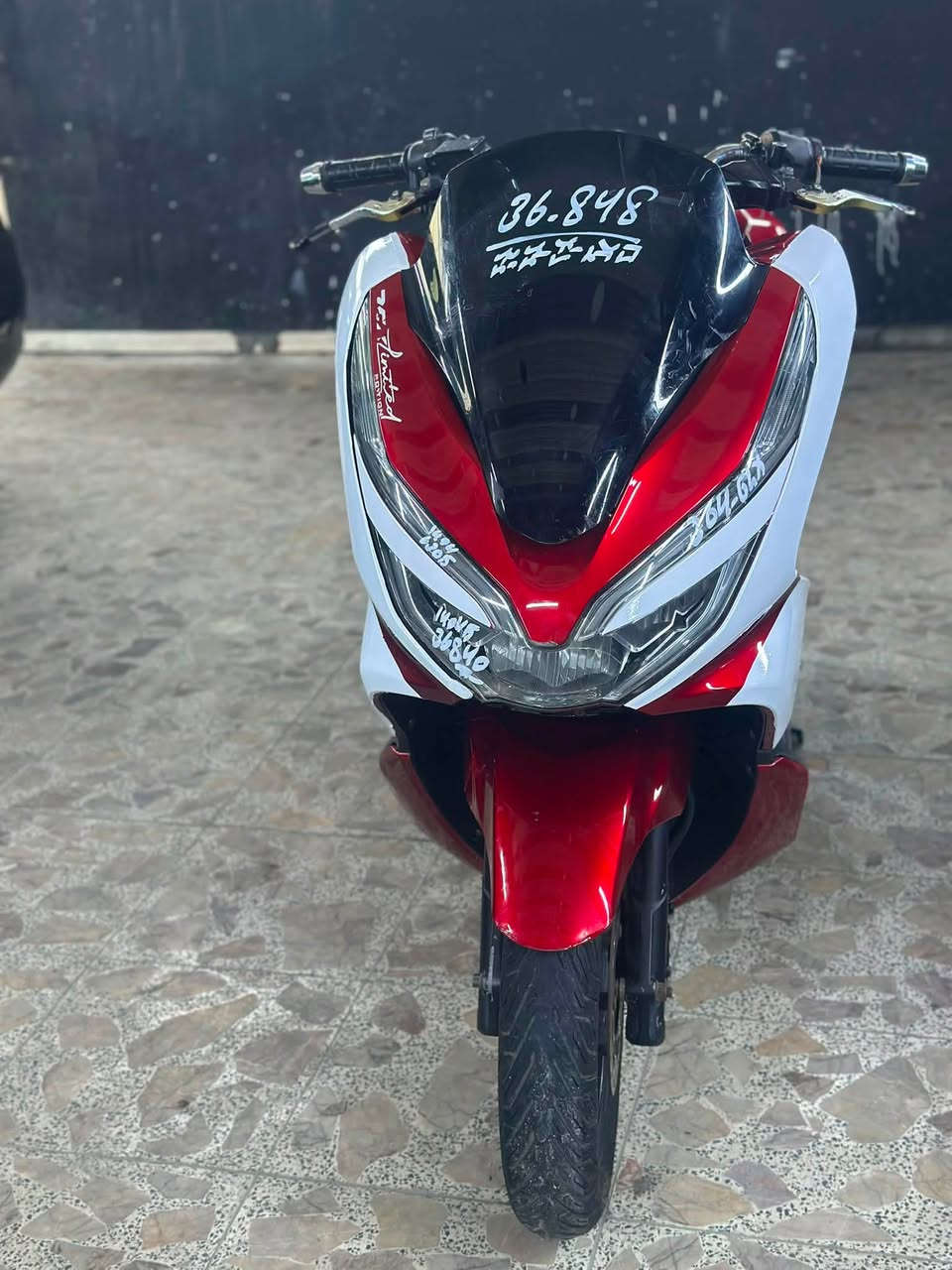 بيسي اكس bcx  جيل الثالث بصمه دراجه كفاله 
لون مميز كفاله عامه خير من الله مال جناي 
بيها تعلاكه رياضيه 
يدات رياضيه 
ستان رياضي 
تايرات جدد 
دهن جديد 
مكان بغداد الكاضميه 
السعر ب١٥  او نص بيها مجال 
استفسار ***********
