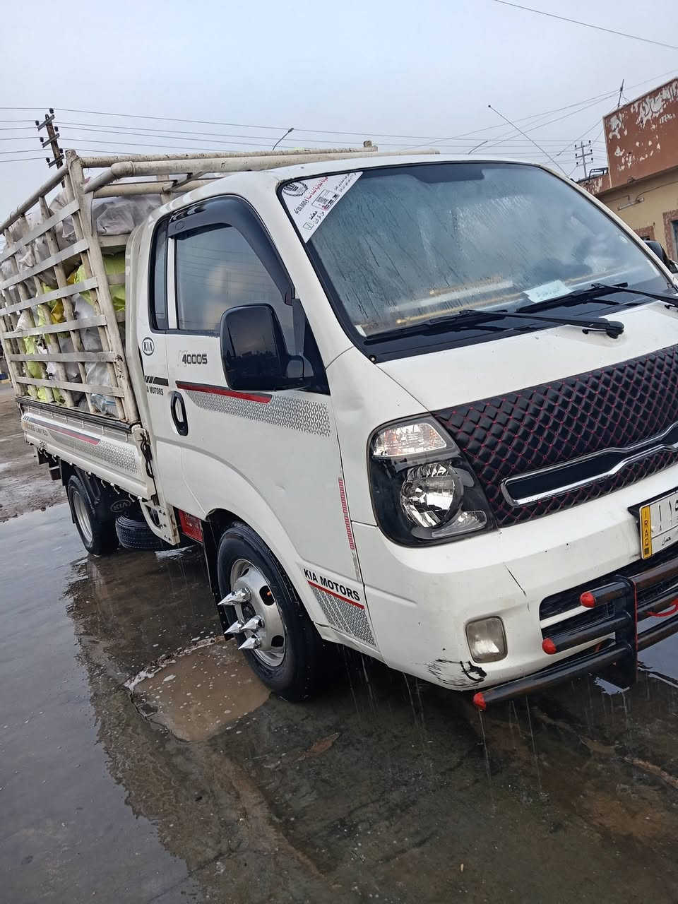 السلام عليكم كيا للبيع ٢٠١٧ تبريد يشتغل صدر امامي وخلفي مقفوله السياره مقفوله من كلشي عدا بس طخه بل بنيد فقط السعد ١٢٧ ورقه متواجد عله ***********
