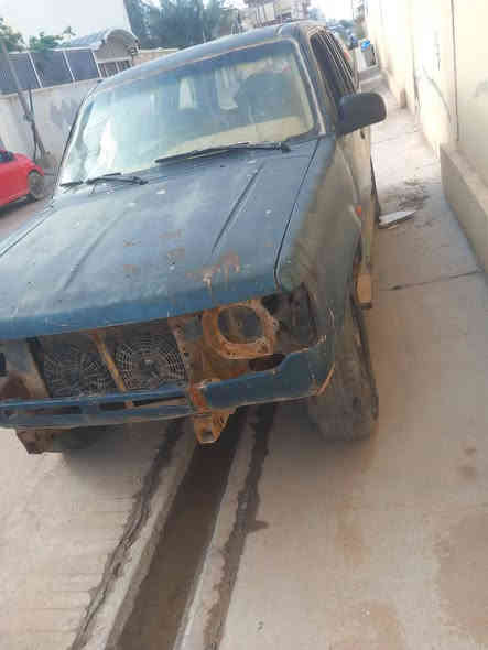 السلام عليكم سياره فورت اكس بلور ابيعه عل هي لحطه سياره شغله وكلشي مابيه نقص بيه بس جام وشد غرفته سعر خاص مكاني نجف قريه الغدير ***********  ١٥ ورقه
