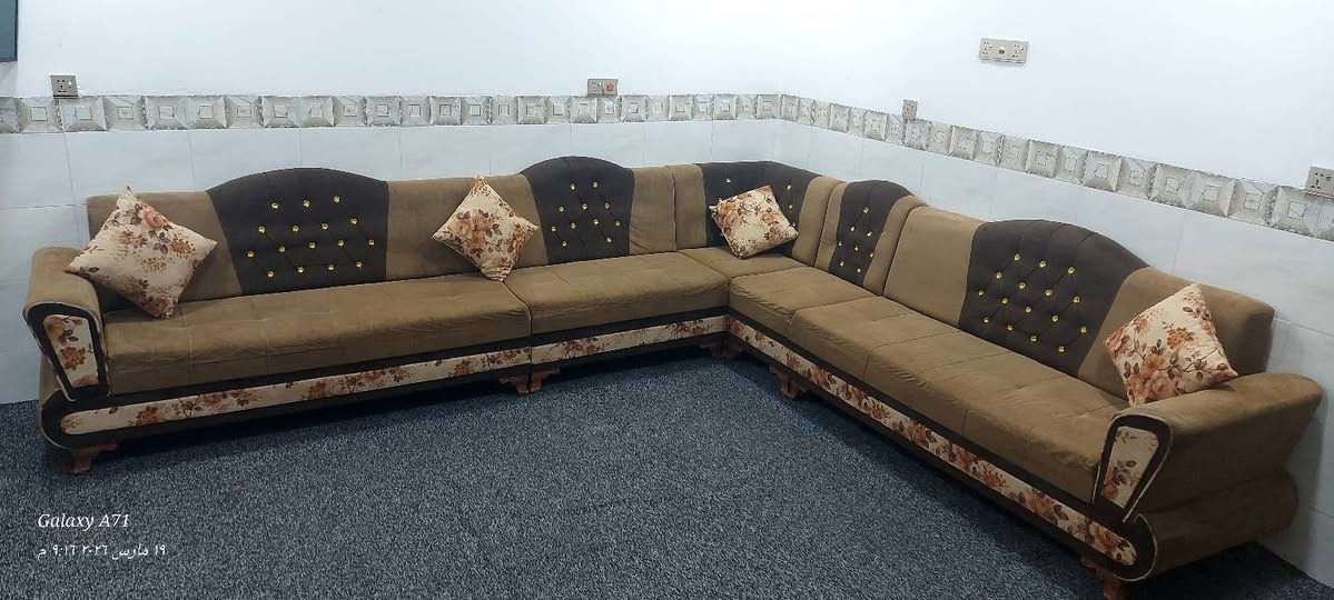 ديوان ١٠ مقاعد احطاطه نضيف جدن السعر ٢٢٥ وبي مجال المكان بعقوبه  ***********
