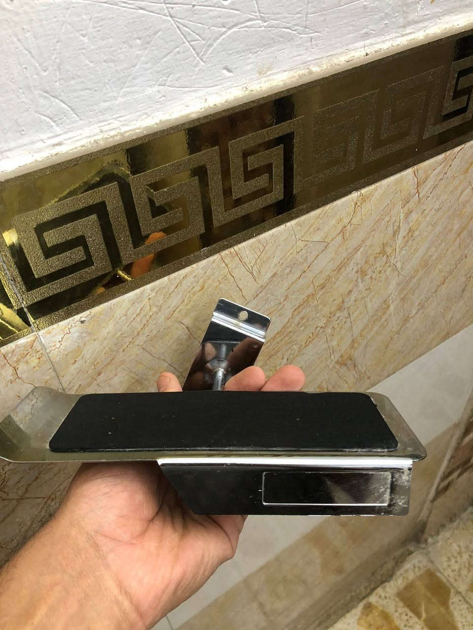 للبيع بغداد العبيدي شارع 20
استان  احذيه
العدد 35 

 *********** واتساب 
النضافه 100%
