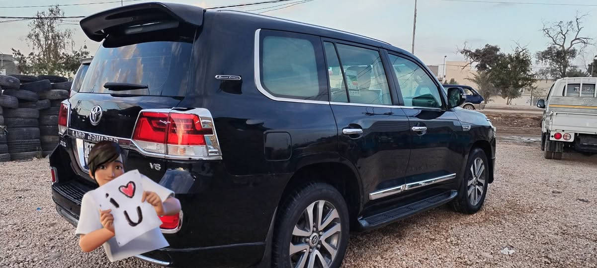 #جديده ونشطه جدا
لاندكروز 2015 رقم بغداد  فقط قطع التحديث شرط بدون حادث والباقي مكفوله محرك وكير شركه حدادية 100٪. ماينقصه برغي السعر 365 ورقه. 
ترهم مراوس  وحسب  القناعه.او مراوس بلون ابيض رقم الهاتف ***********
