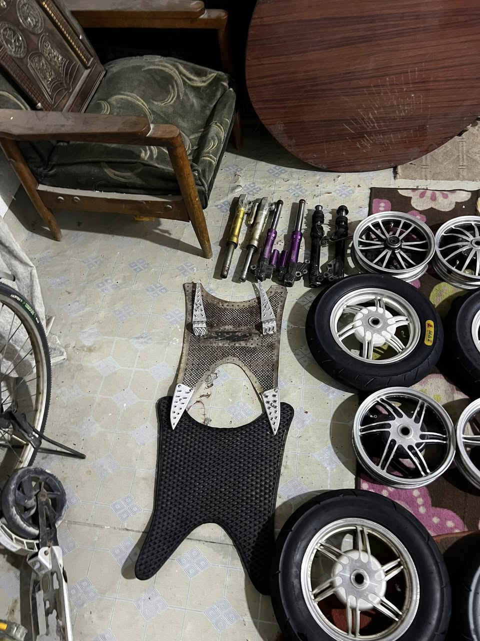 🙋‍♂️شتريد موجود وغراض كله رمبه وجدد توصيل جميع محافضات العراق باقي التفاصيل خاص او اتصل ***********💁‍♂️
