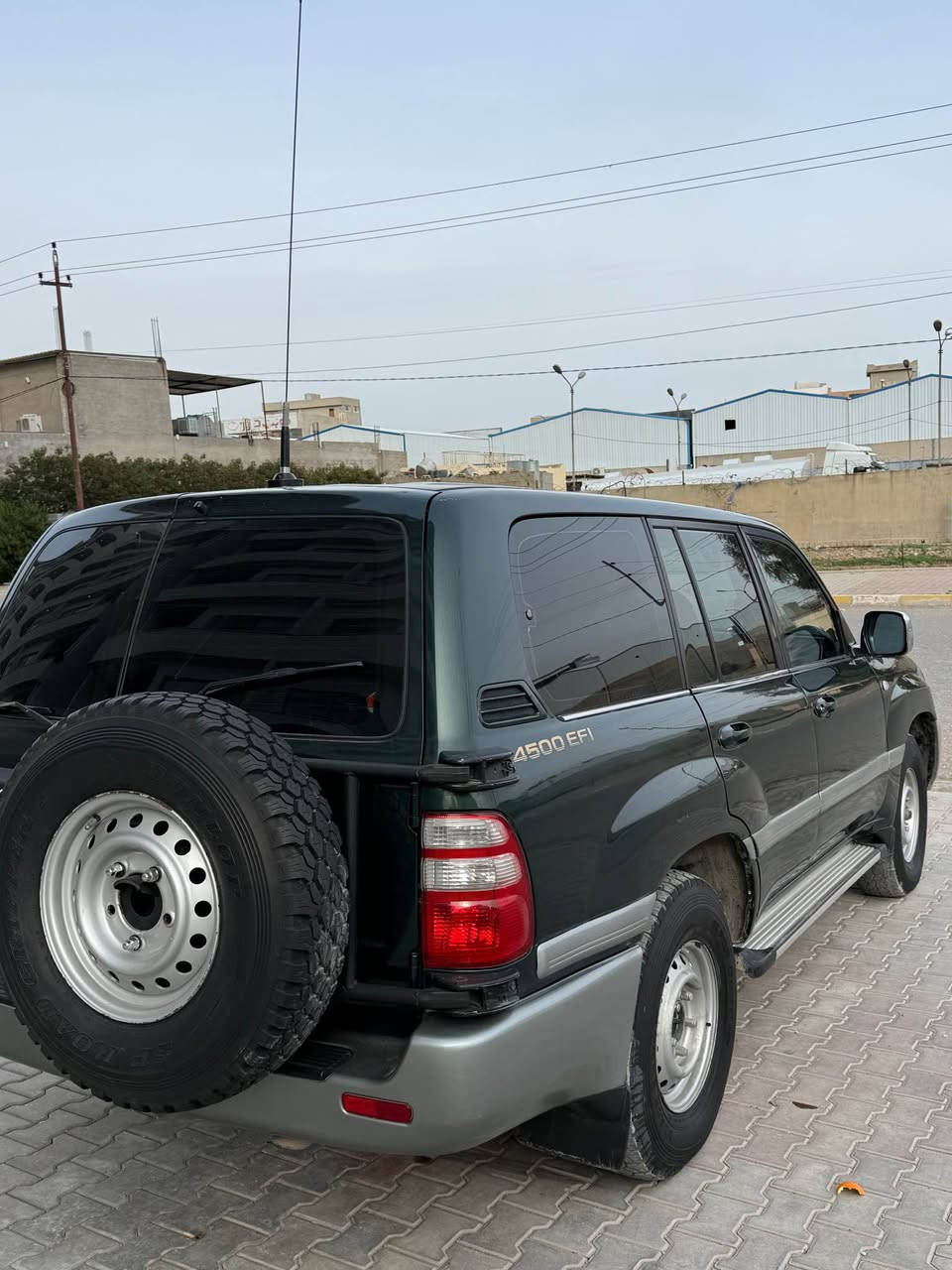 سلام عليكم 
تويتا ٢٠٠٠موديل
مواصفات سي روبع 
اللون زه يتوني 
بي منضومة غاز 
حيزام صبغ بدون ضربة للجمالي مكان لزگة 
مواصفات اربع جام كهرباء و تبريد مركزي و ثلاجه كير عادي رقم اصلي شرط حاسبة شرط تحويل و وكالة 
السعر ١٢٧ وبي مجال 
***********
مكاني كركوك كركوك, العراق
