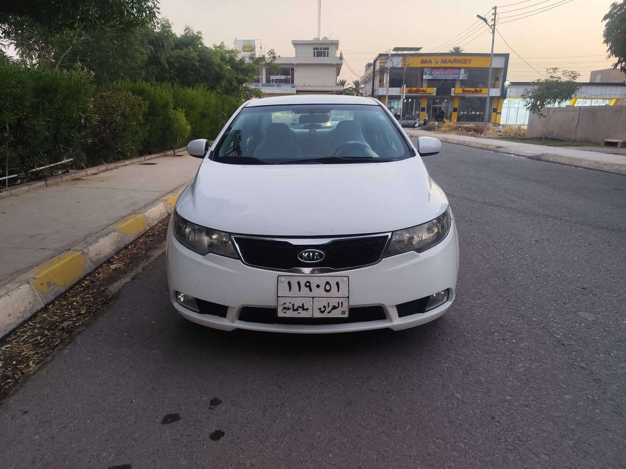 سيراتو موديل 12رقم سليمانيه السنويه جديد
تخم تاير 
مكفول  كفاله عامه  والسونار بالمنشور 
محرك گير مكفولات شرط 
على وضع الشركه ابشرط الفحص 
ماشيه 148 الف بلادي 
تبريد صدر كلها شرط 
داخل ماروني

مري شفط كهربائي 
تحكمات استيرن صفحتين
حساس خلفي
السعر 93 

ديالى خانقين واتساب مفتوح ***********
