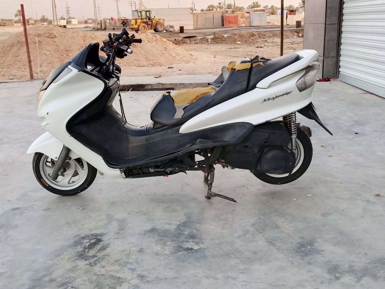 السلام عليكم شباب دراجة ماجستا للبيع او مراوس ب R9 دراجة نظيفة مكينة لا تبخير ولا تنقيص مكفولة نقصها كتف شحن وكلج امامي  فقط الباقي كدام عينك كهربائيات كلها شغالة  سعرها 450 وبيها مجال للتواصل خاص او الاتصال ***********

