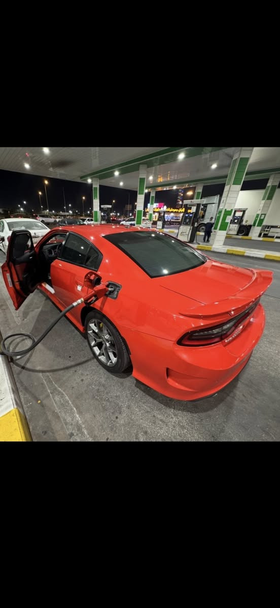 چارجر Gt سوبر تراك باك 2021 (خليجي وكالة هارلم )
مواصفات الgt معروفة 
لون برتقالي مميز 🍊
العداد 70الف/م
فتحة سقف ،حساس ، داخل جلد لونين احمر واسود،شفتات ستيرن، شاشة كار بلي والباقي تعرفو بعد 
السيارة قبل فترة انطخت عندي صار بيهة شخوط اسفل الباب فوك الدوسة شوية وبقيتهة على وضعهة مامصلحهة موضحة بالفيديو 
للأستفسار *********** مكان السيارة كربلاء
