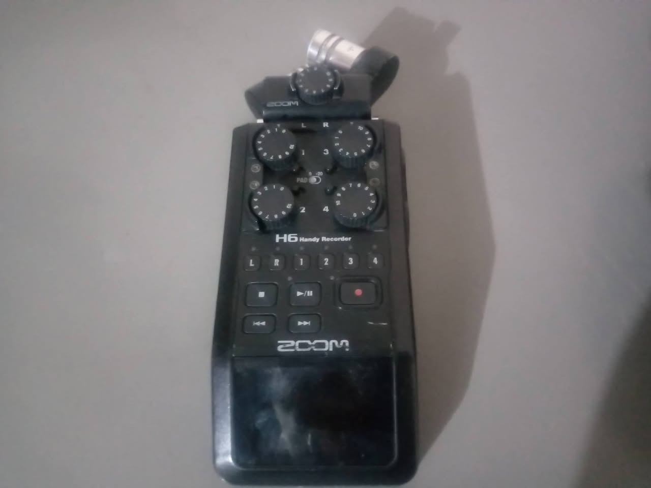 Nikon 7100
Nikon 5300
زوم تسجيل صوت
للبيع 
للاستفسار ***********
