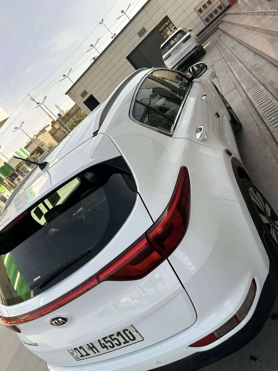 السلام عليكم
للبيع كيا سبورتج خليجي (ضمان الدوليه )
رقم بغداد انكليزي ب اسمي 
موديل 2018 
مواصفات بيسك 
داخل بيجي 
مكفوله عدا مكانين بارد 

سعر 183 قفل 
مكاني بغداد 
اتصال او واتساب 
***********
